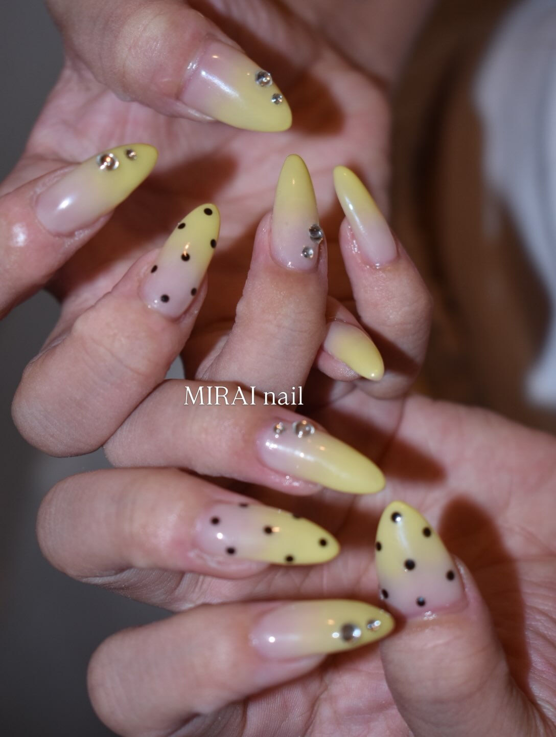 黄色グラデーション✖️ドット💛🖤